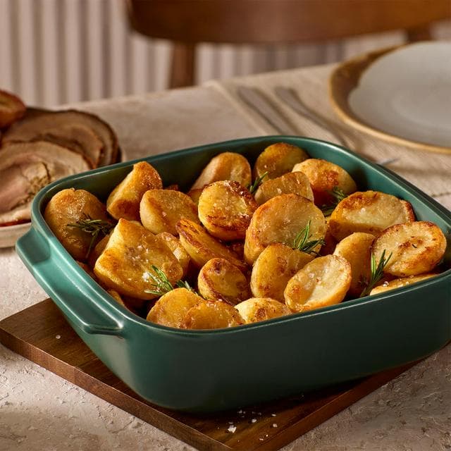 Sainsbury's Goose Fat Roast Potatoes, Taste the Difference 1kg - gallery image 1