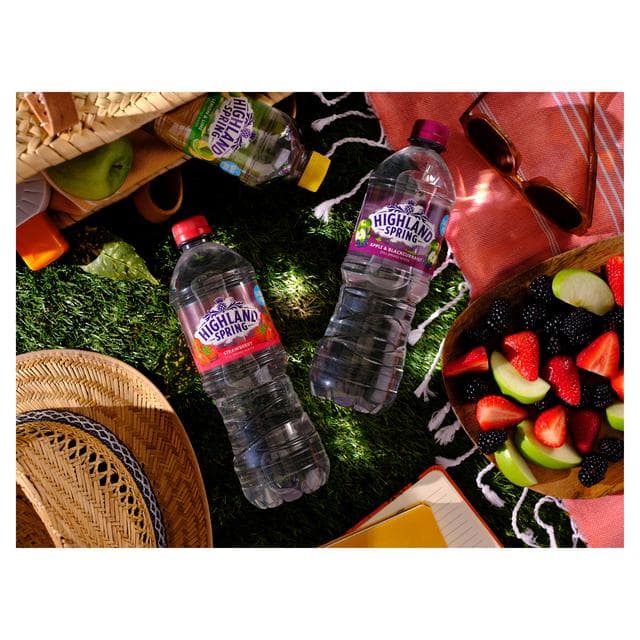 Highland Spring 750ml Apple & Blackcurrant Still Flavoured Spring Water - gallery image 3