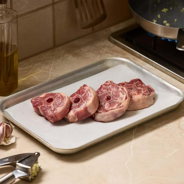 Sainsbury's Welsh Hill Lamb Scrag End, Taste the Difference (Approx. 550g) - gallery image 1