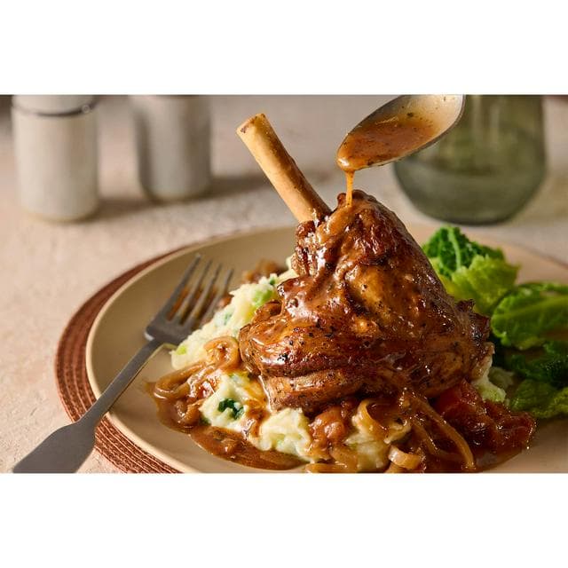 Sainsbury's 1.8kg Welsh Hill Lamb Shanks, Taste the Difference - gallery image 2