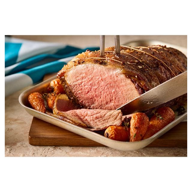 Sainsbury's Aberdeen Angus Slow Roast Beef Joint, Taste the Difference (Approx. 1.75kg) - gallery image 2