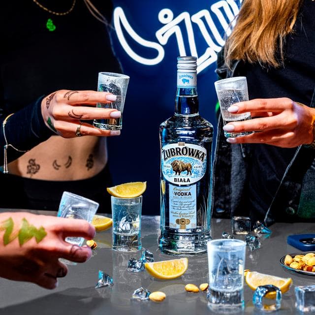 Zubrowka Biala Original Vodka 70cl - gallery image 5