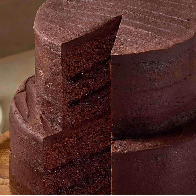 Sainsbury's 2.3kg Two Tier Chocolate Naked Celebration Cake - gallery image 3