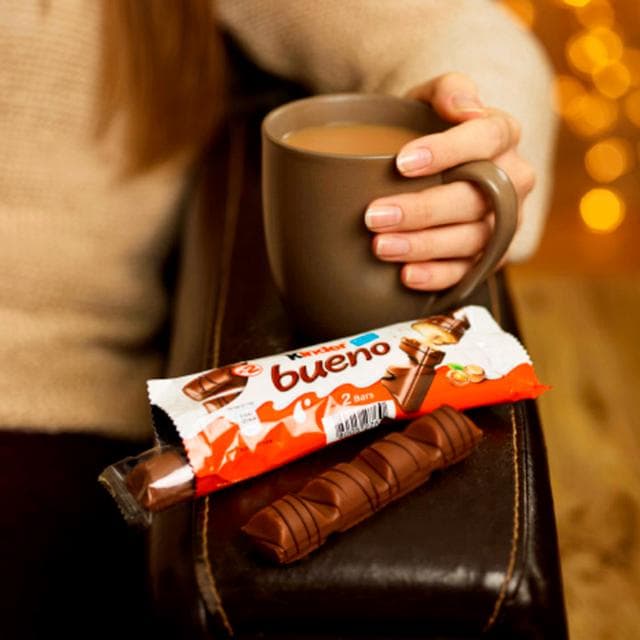 Kinder Bueno Milk Chocolate & Hazelnut Multipack 3 x 43g - gallery image 5