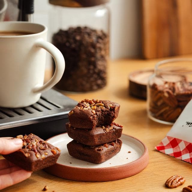 Bonne Maman Le Brownie Chocolate Pecan Nuts 175g - gallery image 2