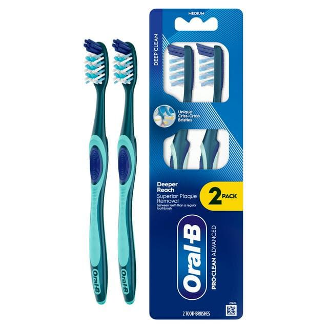 Oral-B Pro Clean Advanced Manual Toothbrush Deep Cleaning & Plaque Removal Medium x2 - gallery image 1