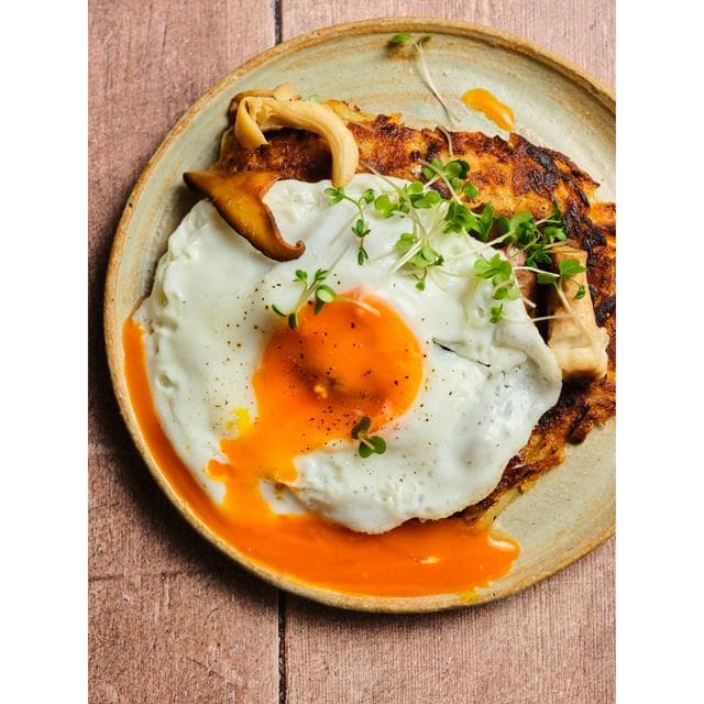 St. Ewe Rich Yolk Luxuriously Large Free Range Eggs x6 - gallery image 3