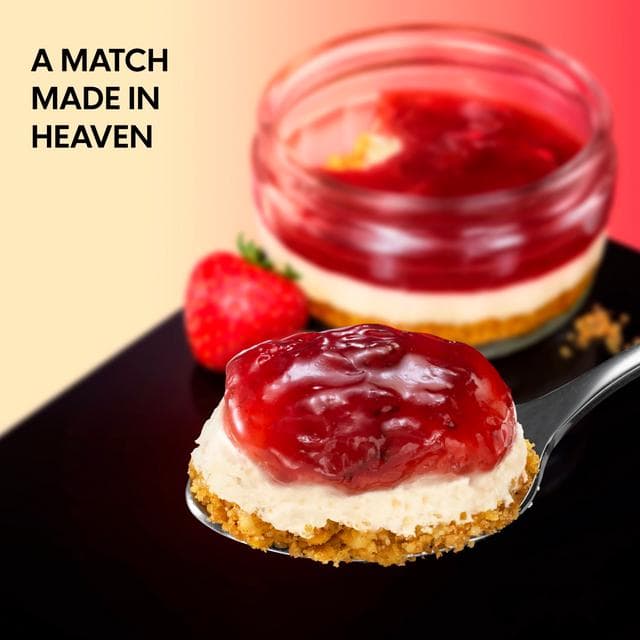 Gü Wild Strawberry & Clotted Cream Cheesecake 2 x 82g - gallery image 3