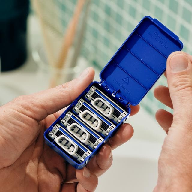 Harry's Plus 4 x Refills 5 Blade Men's Razor - gallery image 4