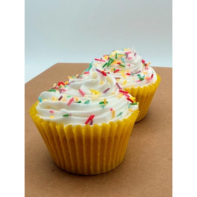 Emma's Country Cakes 2 Handmade Cupcakes - gallery image 3
