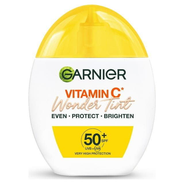 Garnier Bright Complete 40ml SPF 50+ Light Shade Even, Protect & Brighten C Wonder Tint - gallery image 1