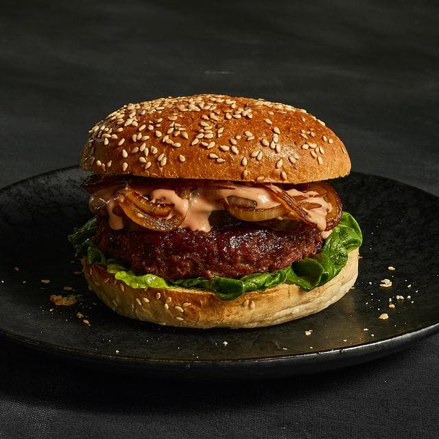 This Isn't 226g Beef Burgers - gallery image 3