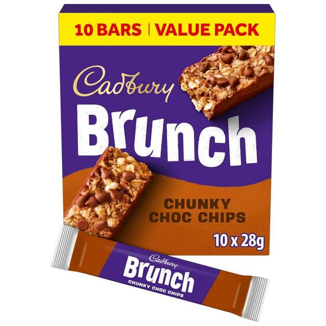Cadbury Brunch 10 x 28g Oats Chocolate Chip Multipack Cereal Bars - gallery image 1