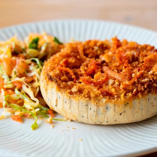 Higgidy 155g Extra Mature Cheddar & Kimchi Quiche - gallery image 2