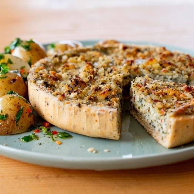 Higgidy 400g Cypriot Halloumi & Chimichurri Quiche - gallery image 2