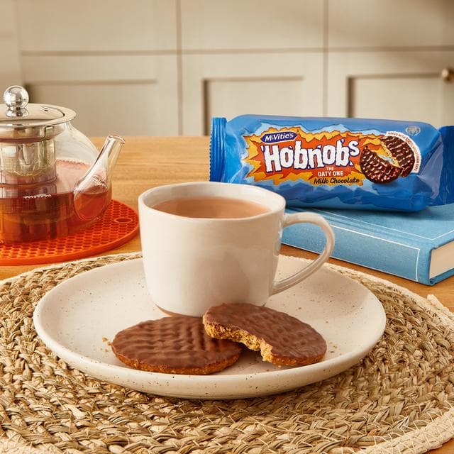 McVitie's Hobnobs The Oaty One 2 x 262g Milk Chocolate Twin Pack Biscuits - gallery image 2