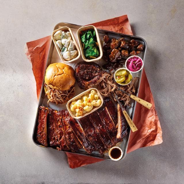 Sainsbury's Discovery 750g Slow Cooked Hot Smoked BBQ St. Louis Style Pork Ribs, Taste the Difference - gallery image 3