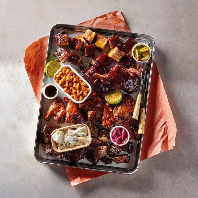 Sainsbury's Discovery 450g Slow Cooked Hot Smoked BBQ Pork Belly Joint, Taste the Difference - gallery image 3