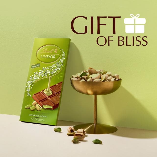 Lindt Lindor 100g Pistachio Milk Chocolate Bar - gallery image 4
