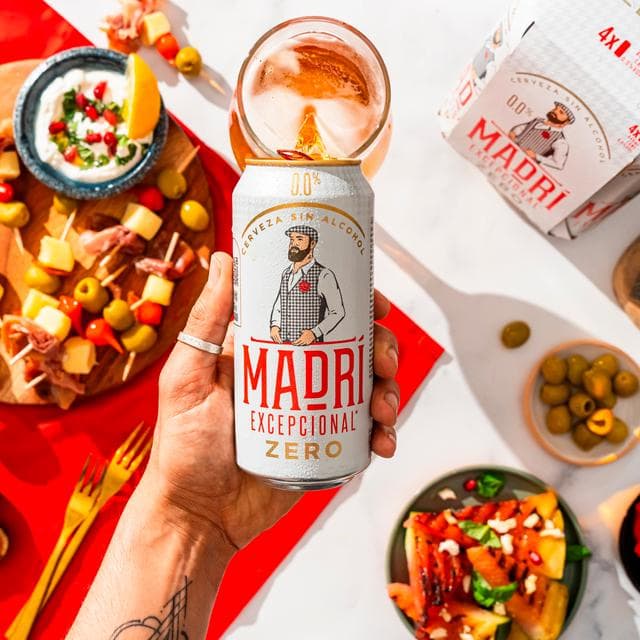 Madri Excepcional 4 x 440ml 0.0% Alcohol Free Lager Beer Can - gallery image 5