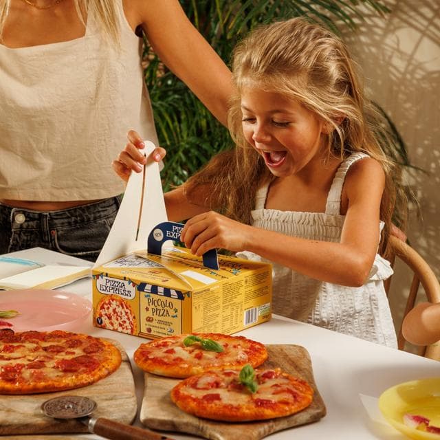 Pizza Express 280g Kids Piccolo Pizza Pack - gallery image 3