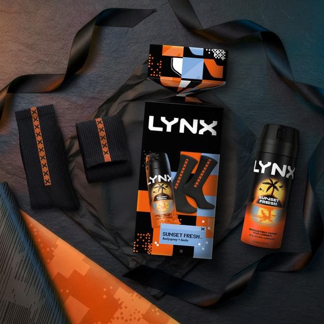 Lynx Sunset Fresh Body Spray + Socks Cracker Gift Set - gallery image 5