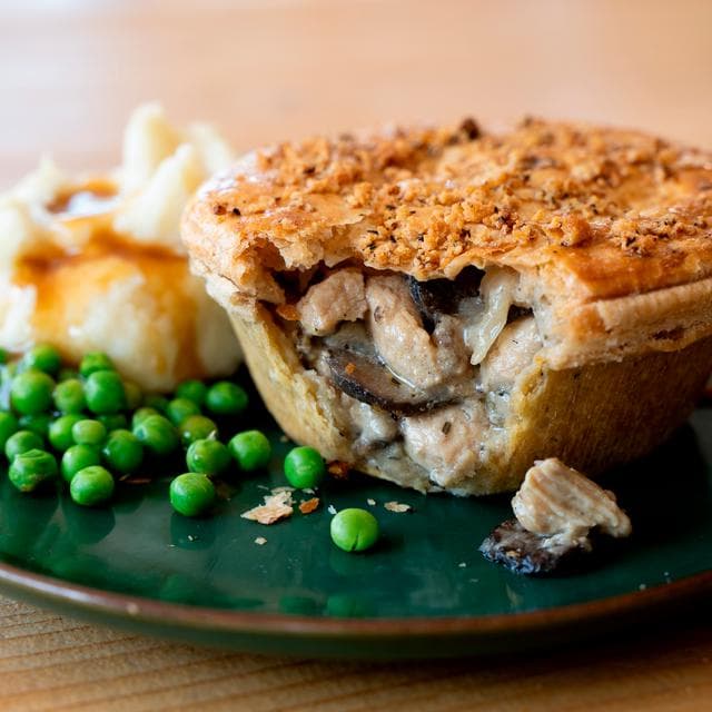 Higgidy 200g Free-Range Chicken, Mushroom & Thatchers Cider Pie - gallery image 2