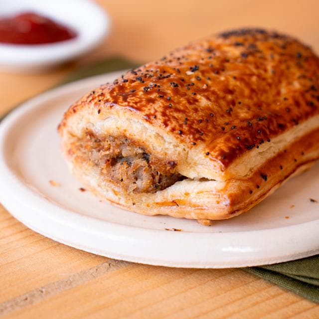Higgidy 130g Great British Pork & Onion Sausage Roll - gallery image 2