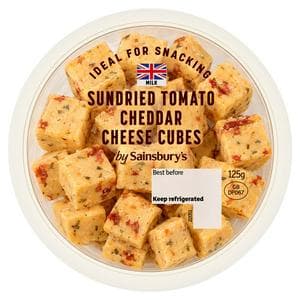 Sainsbury's 125g Sundried Tomato & Basil Snacking Cheddar Cheese Cubes